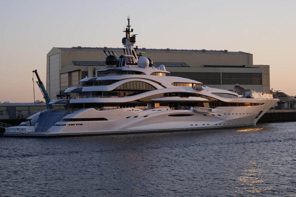 Versiluxury Yacht Charter