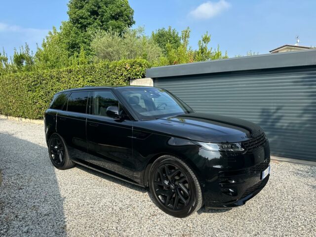 Delivery of our brand new Range rover sport in forte dei marmi 💎 @versiluxury #luxurycarhire #rentalcar #carhire #luxurylifestyle #fortedeimarmi #picoftheday