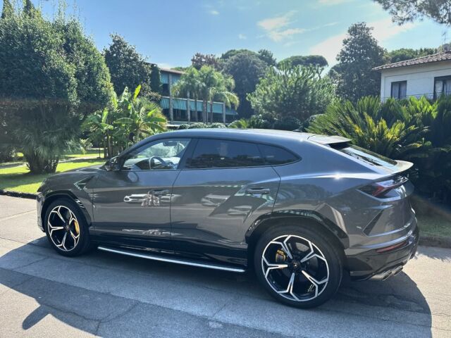 Delivery unbelievable Lamborghini Urus for a special guest 💎 @versiluxury #rentalcar #carhire #luxurylifestyle #exclusive #forteforte #picoftheday